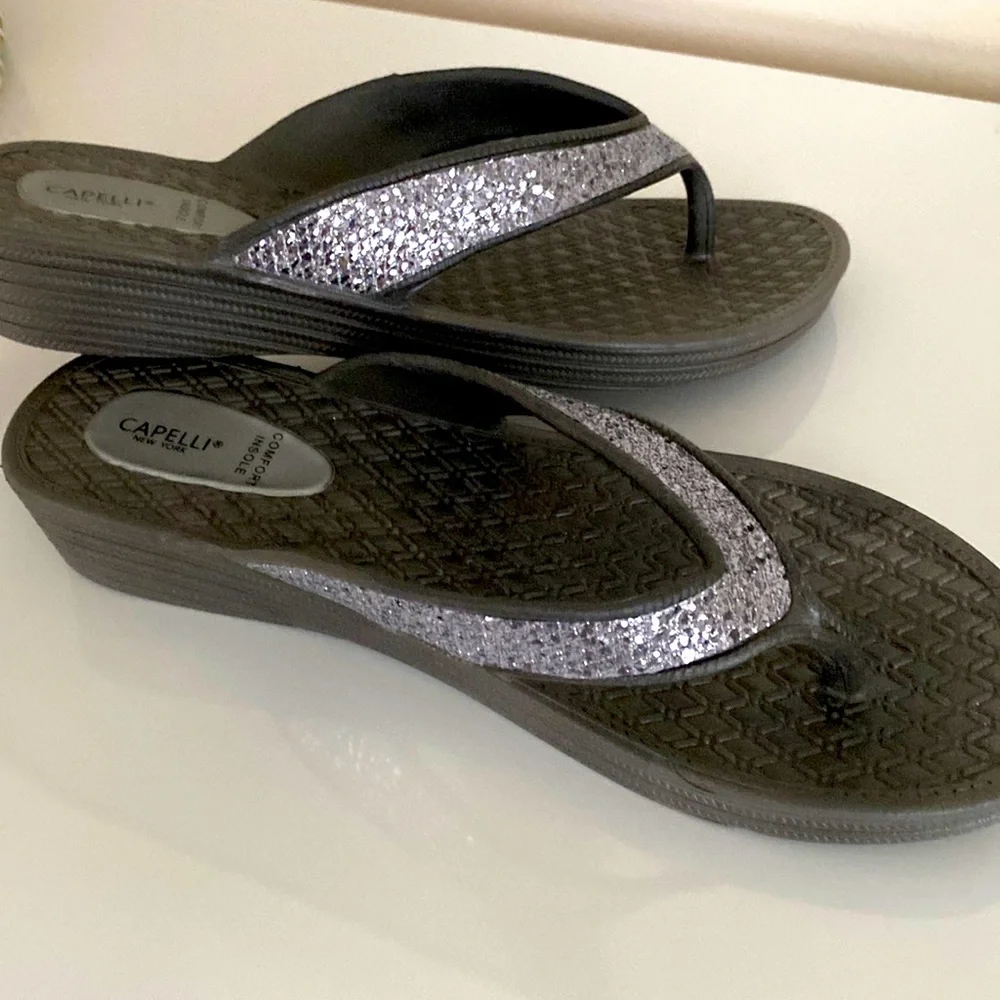 Capelli thong sandals. NWOtags - Picture 6 of 11